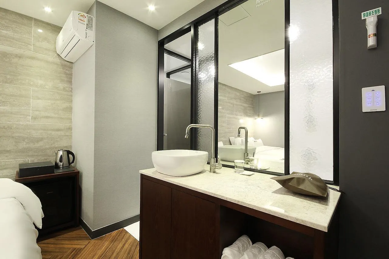 Hotel Smith Busan 2*,